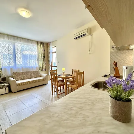 Sunny Sea - Menada Apartment