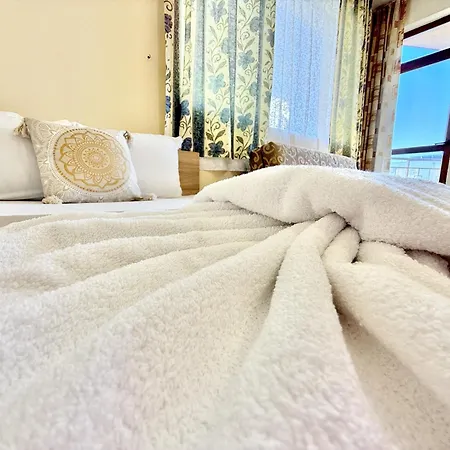 Sunny Sea - Menada Apartment *