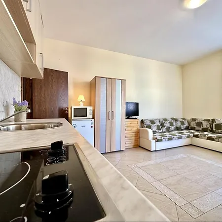 Апартаменты Sunny Sea - Menada